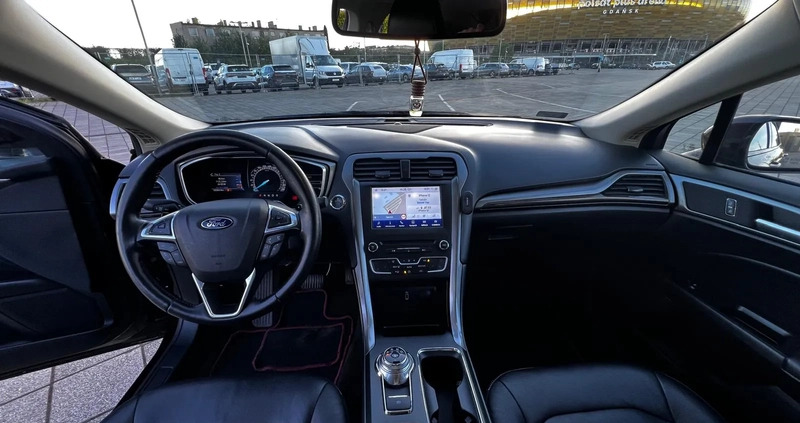 Ford Fusion cena 63500 przebieg: 122304, rok produkcji 2016 z Gdańsk małe 154